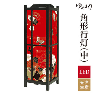 牡丹に舞う 赤【角形行灯（中）】
